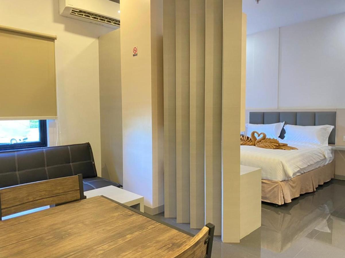 Batam 1 Hotel Нагоя Экстерьер фото