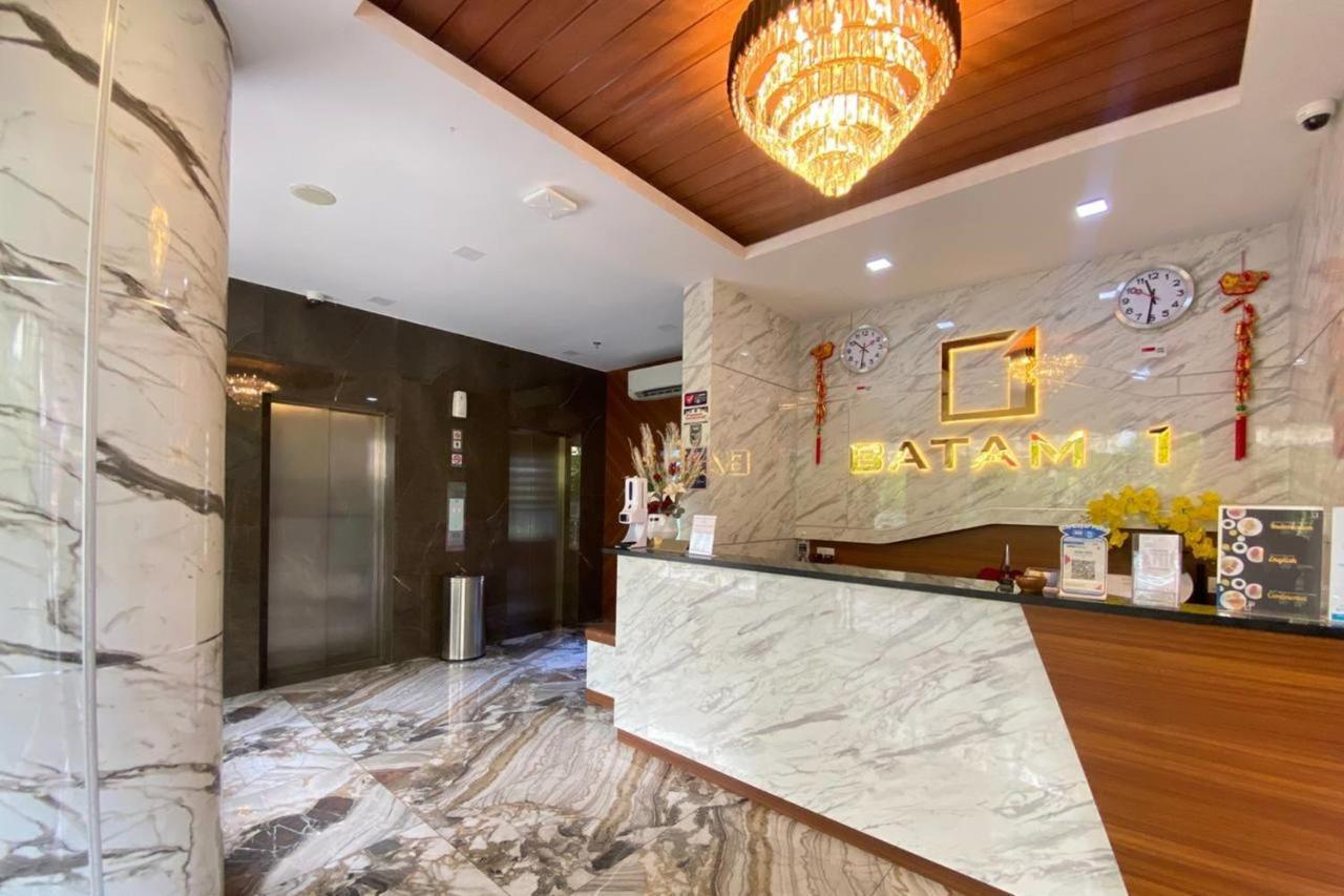 Batam 1 Hotel Нагоя Экстерьер фото